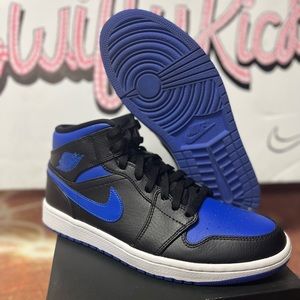 Jordan 1 Mid Hyper Royal